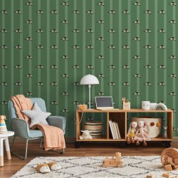 Tapete - Sports Whistles - Repeating pattern on a striped green background